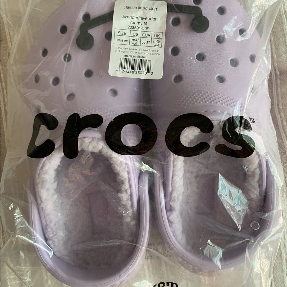 CROCS Classic Lined Clog size 6